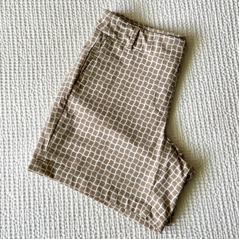 SPANX Sunshine Shorts Beige Relaxed Fit Pull On Stretch UPF 50 Size Small.